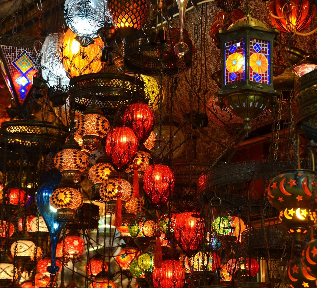 orient-2357224_1280